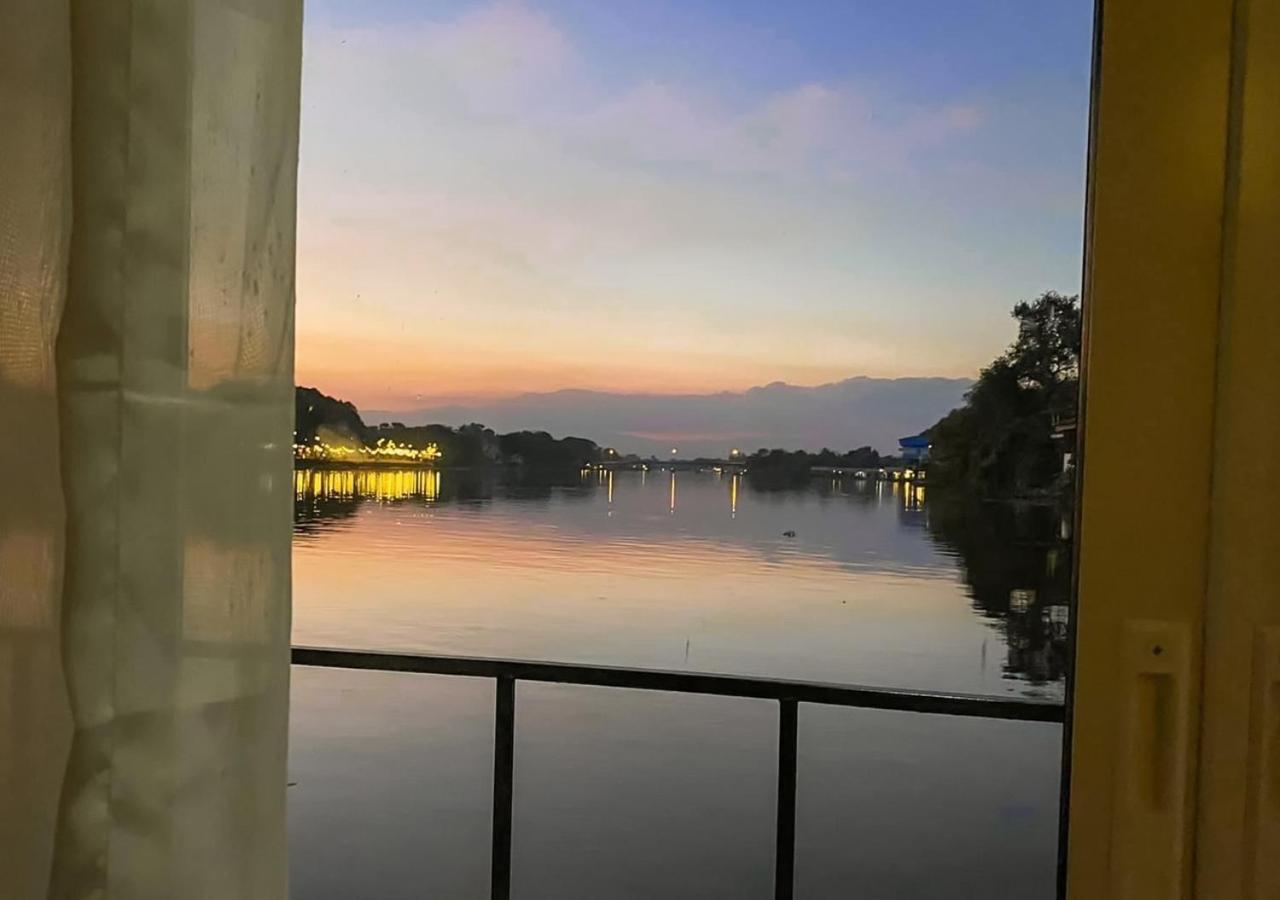 Tara Raft Hotel Kanchanaburi Buitenkant foto