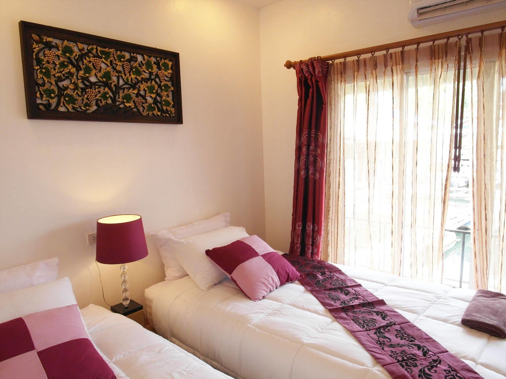 Tara Raft Hotel Kanchanaburi Buitenkant foto