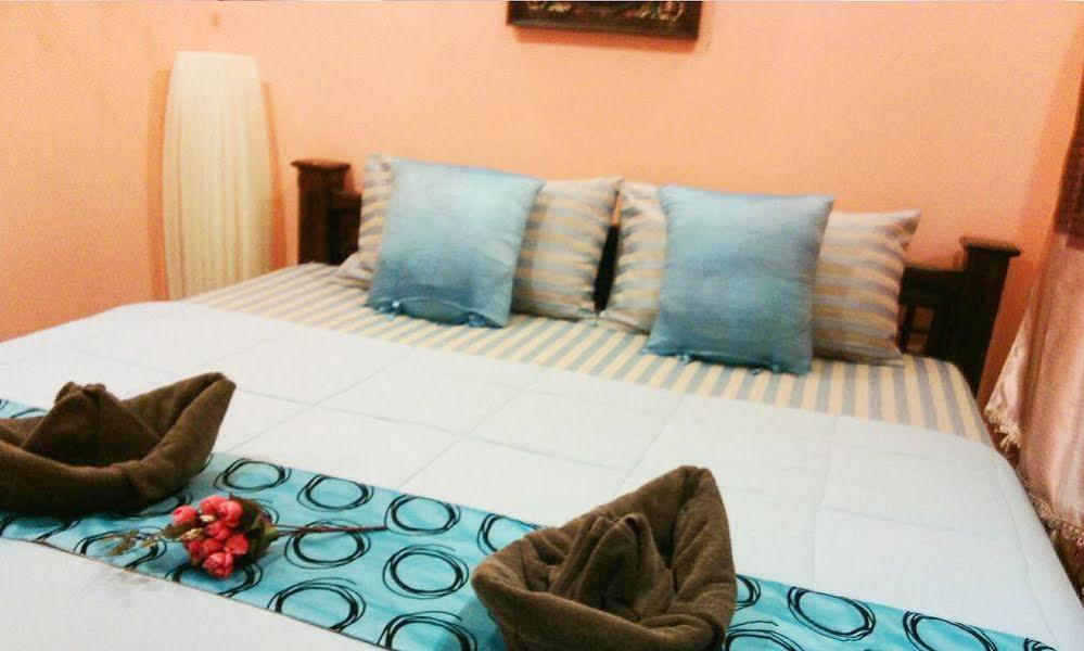 Tara Raft Hotel Kanchanaburi Buitenkant foto